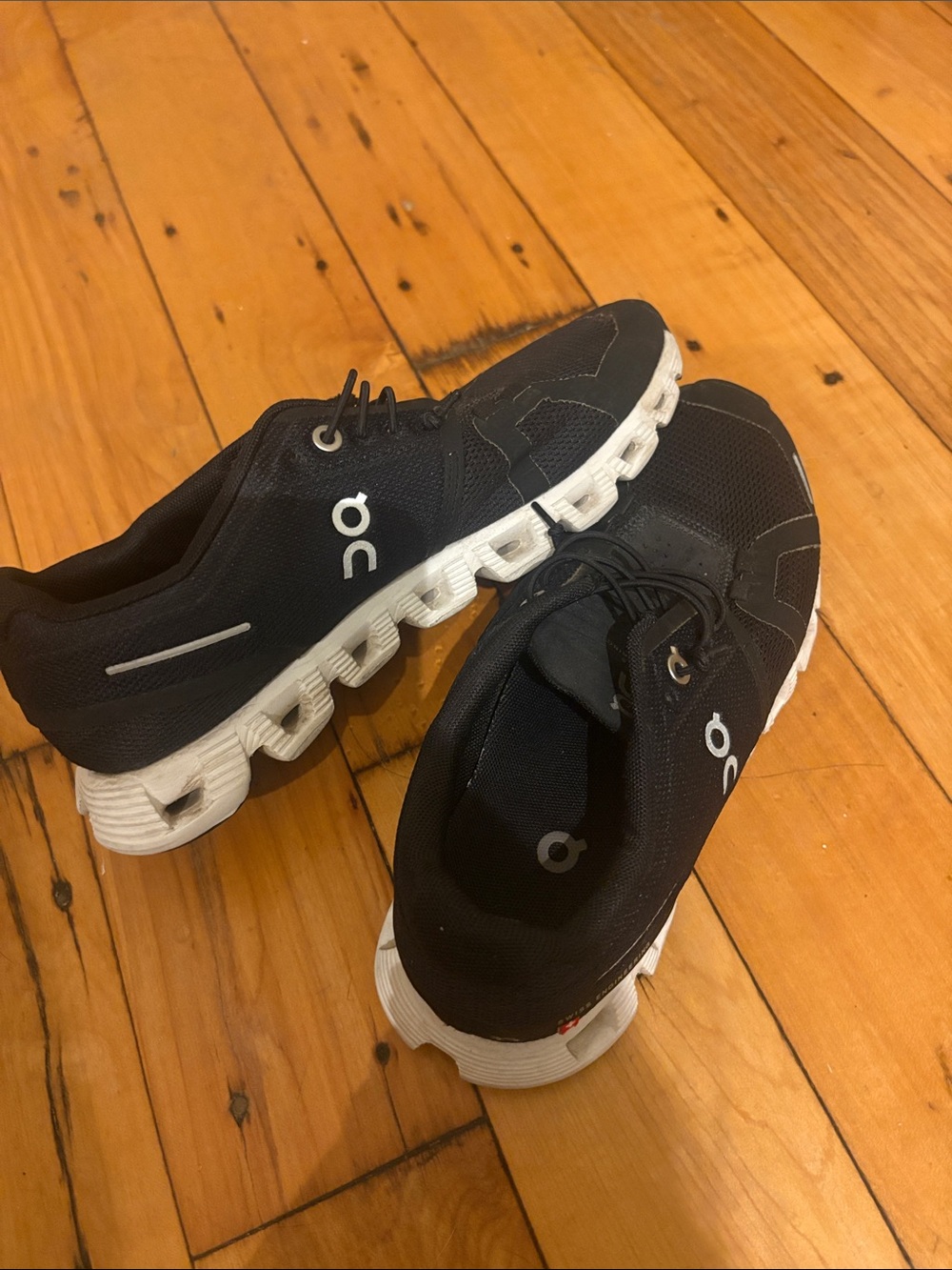 On Cloud Running Shoes - Black/White